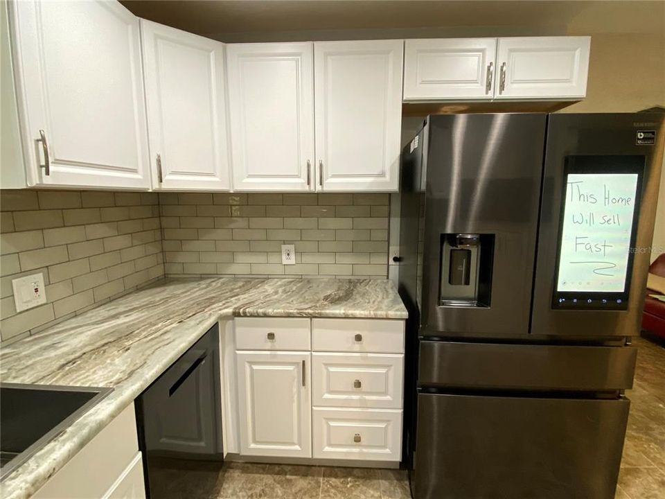 Activo con contrato: $495,000 (3 camas, 2 baños, 1470 Pies cuadrados)