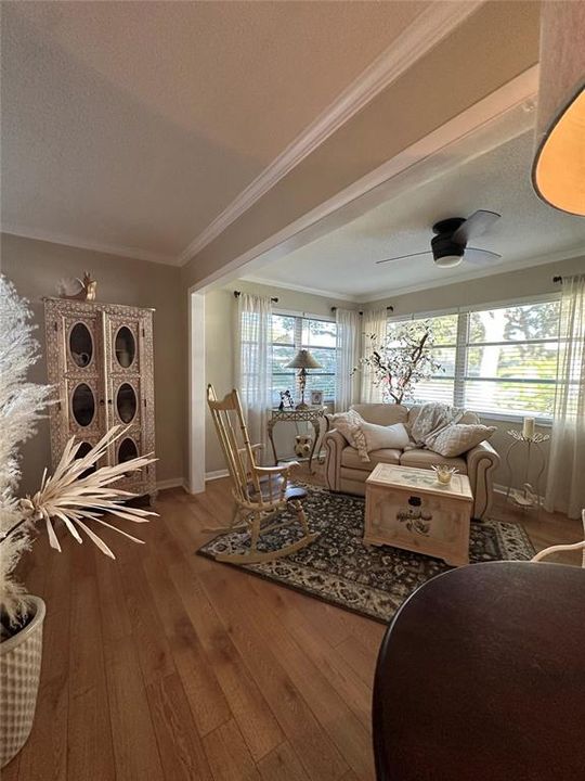 На продажу: $199,000 (2 спален, 2 ванн, 1355 Квадратных фут)