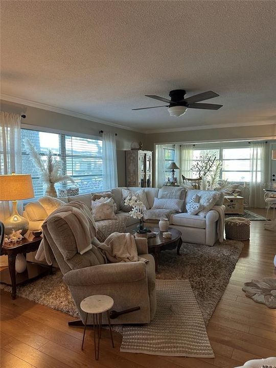 На продажу: $199,000 (2 спален, 2 ванн, 1355 Квадратных фут)