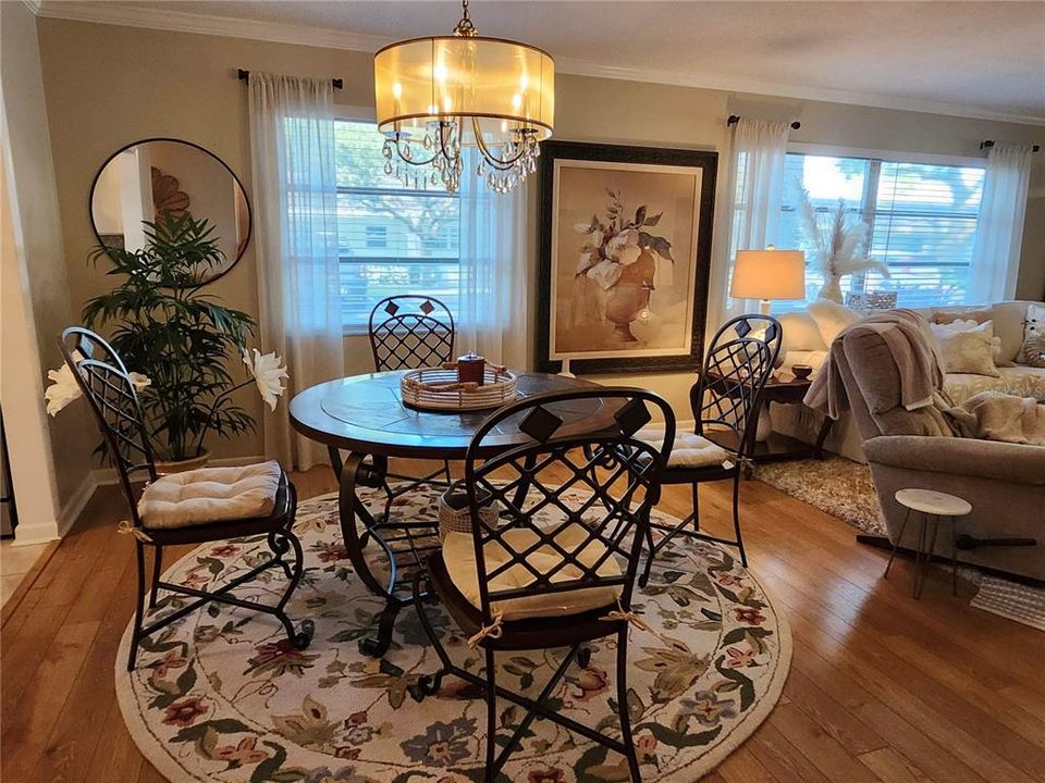 На продажу: $199,000 (2 спален, 2 ванн, 1355 Квадратных фут)