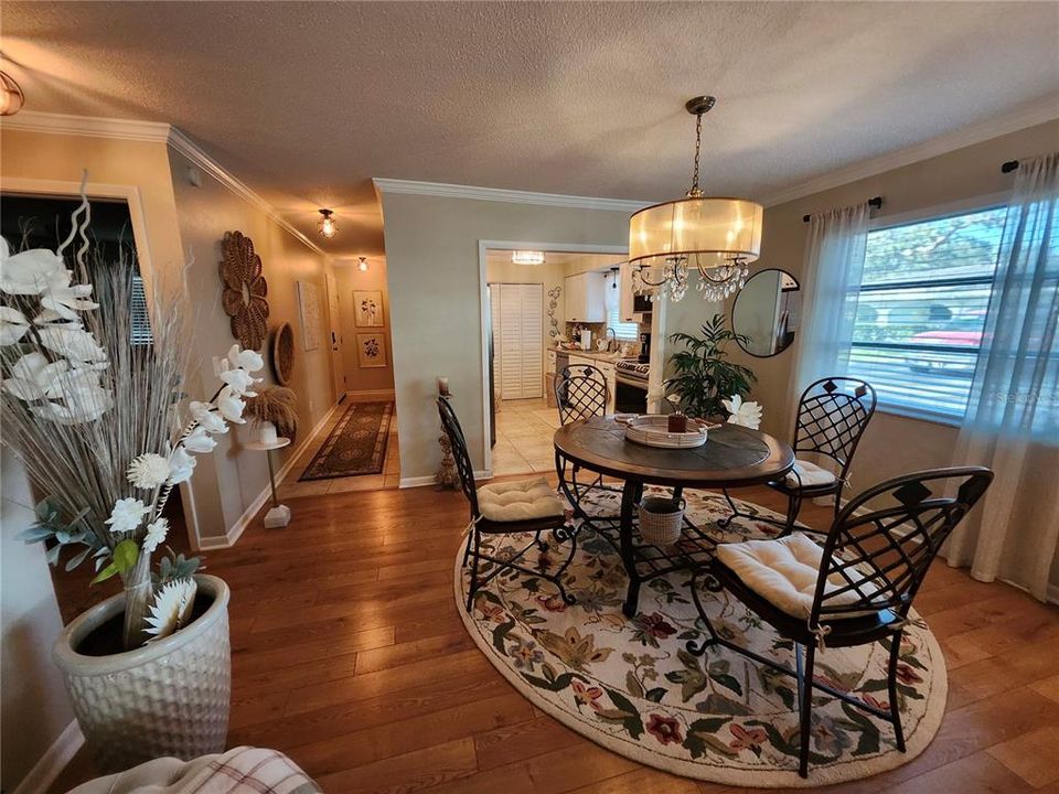 На продажу: $199,000 (2 спален, 2 ванн, 1355 Квадратных фут)