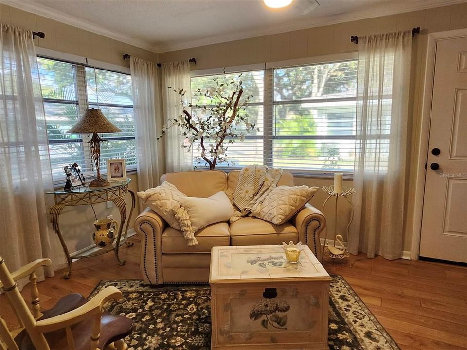 На продажу: $199,000 (2 спален, 2 ванн, 1355 Квадратных фут)