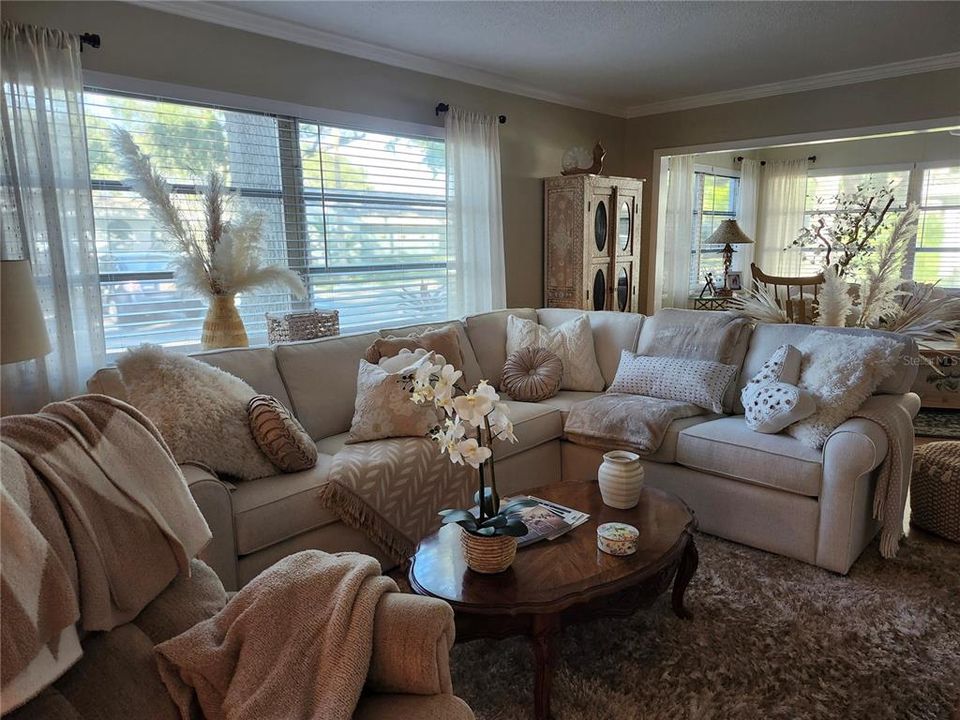 На продажу: $199,000 (2 спален, 2 ванн, 1355 Квадратных фут)