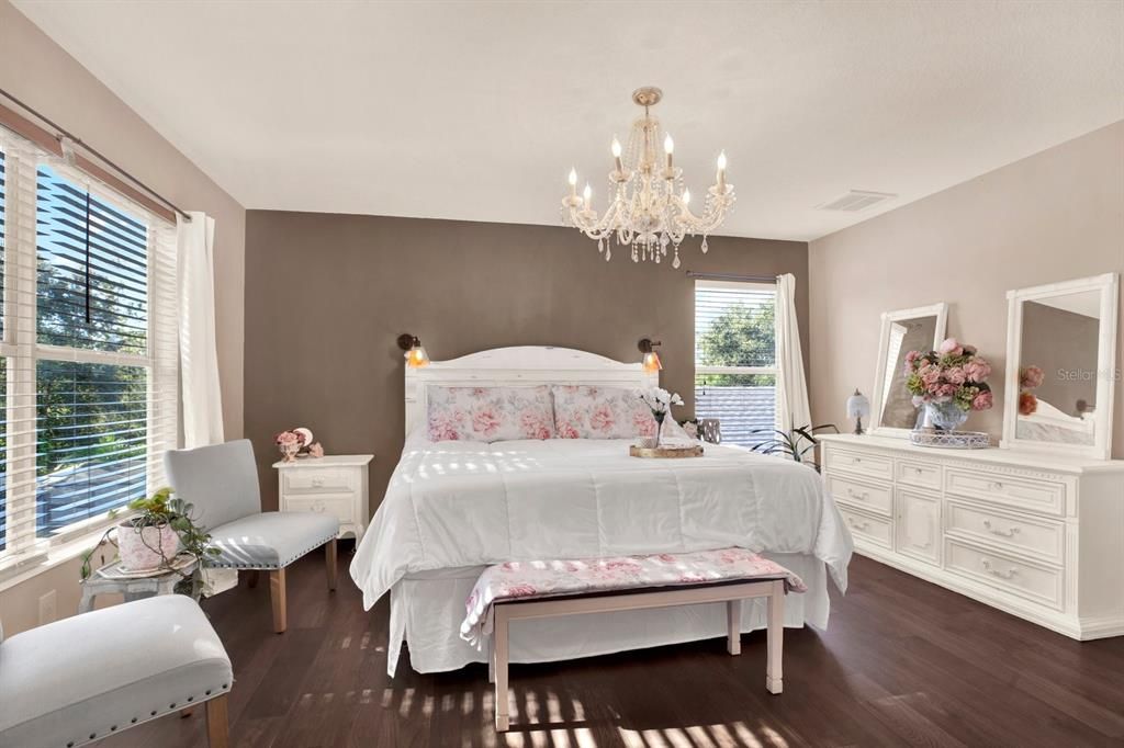 En Venta: $414,900 (4 camas, 2 baños, 1941 Pies cuadrados)