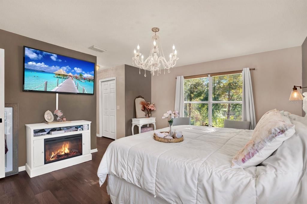 En Venta: $414,900 (4 camas, 2 baños, 1941 Pies cuadrados)