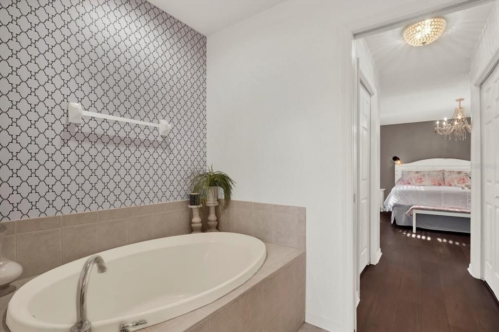 En Venta: $414,900 (4 camas, 2 baños, 1941 Pies cuadrados)