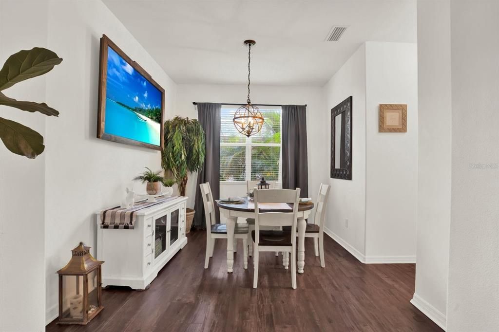 En Venta: $414,900 (4 camas, 2 baños, 1941 Pies cuadrados)