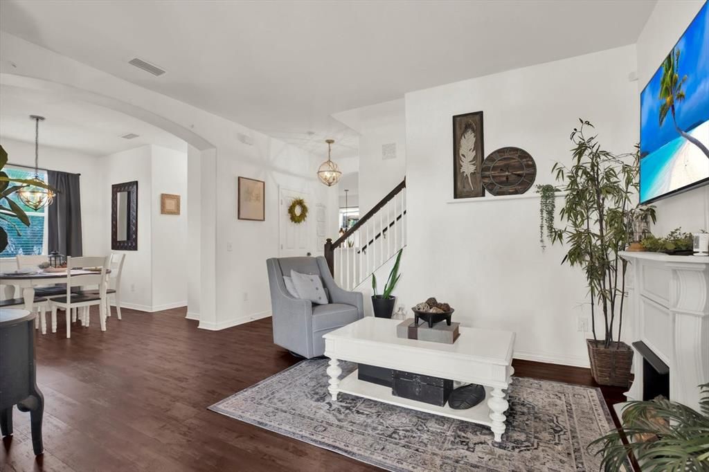 En Venta: $414,900 (4 camas, 2 baños, 1941 Pies cuadrados)