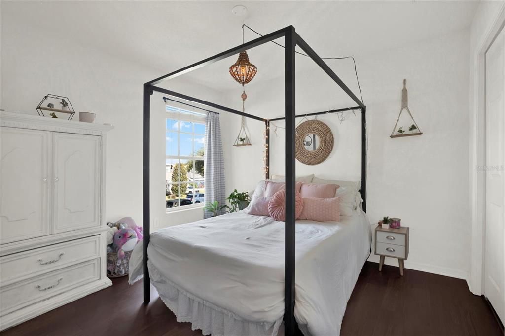 En Venta: $414,900 (4 camas, 2 baños, 1941 Pies cuadrados)