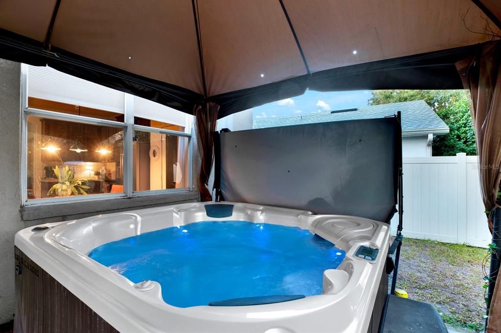 En Venta: $414,900 (4 camas, 2 baños, 1941 Pies cuadrados)