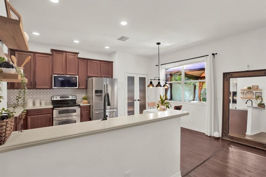 En Venta: $414,900 (4 camas, 2 baños, 1941 Pies cuadrados)