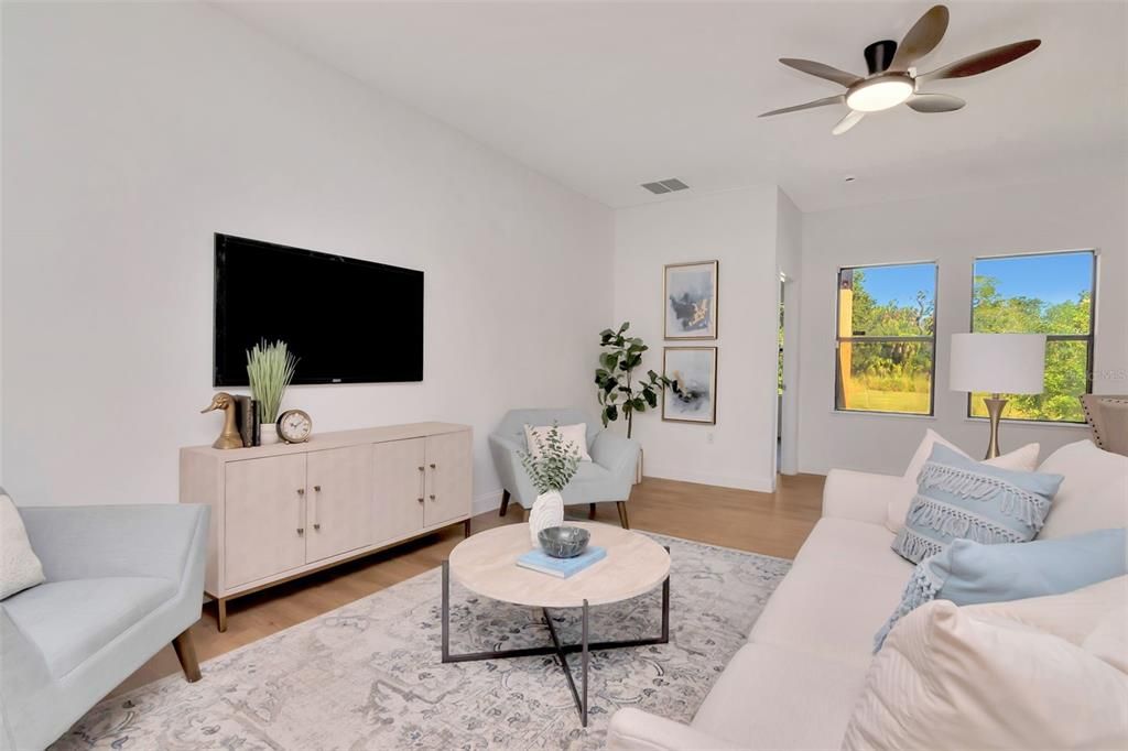 Activo con contrato: $360,000 (4 camas, 3 baños, 2416 Pies cuadrados)