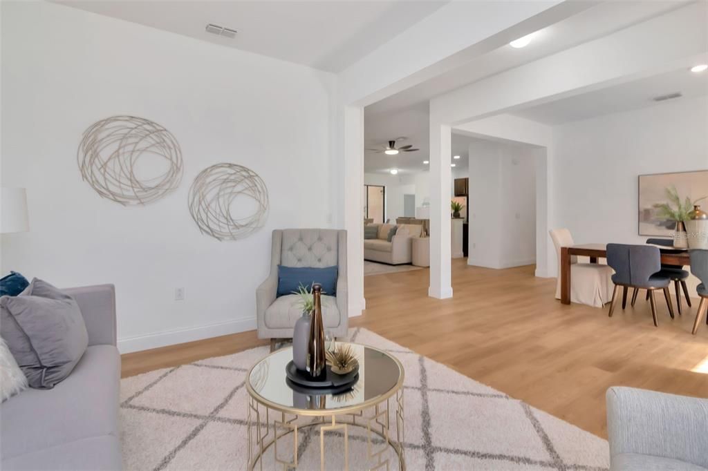 Activo con contrato: $360,000 (4 camas, 3 baños, 2416 Pies cuadrados)