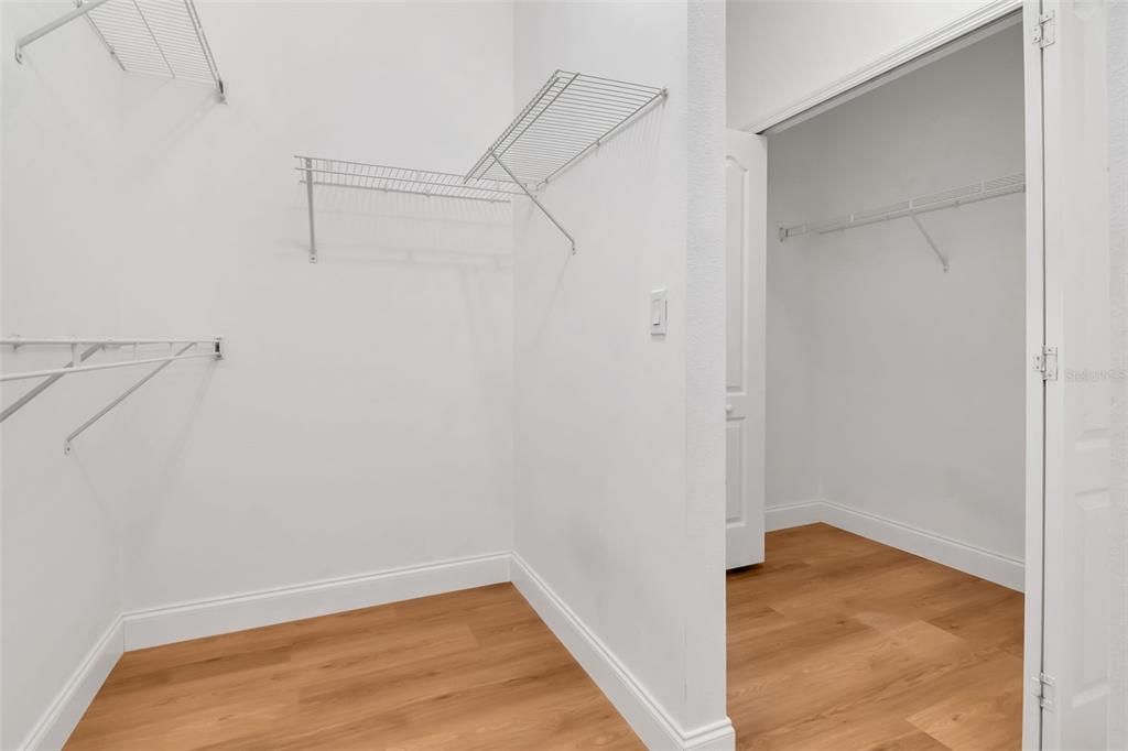 Activo con contrato: $360,000 (4 camas, 3 baños, 2416 Pies cuadrados)