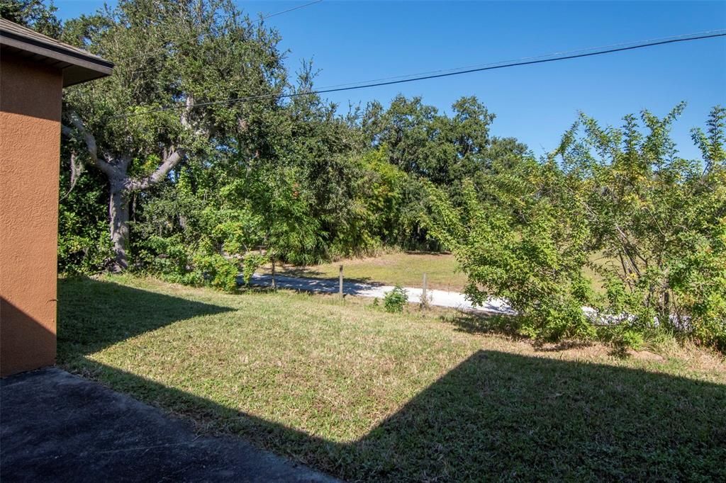 Activo con contrato: $360,000 (4 camas, 3 baños, 2416 Pies cuadrados)