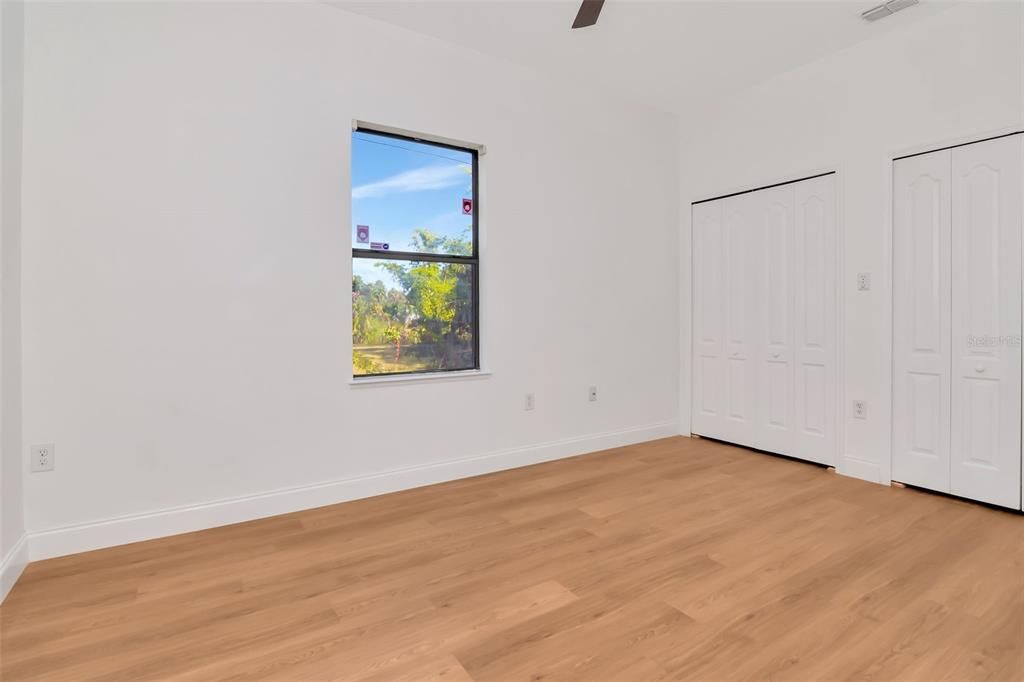 Activo con contrato: $360,000 (4 camas, 3 baños, 2416 Pies cuadrados)