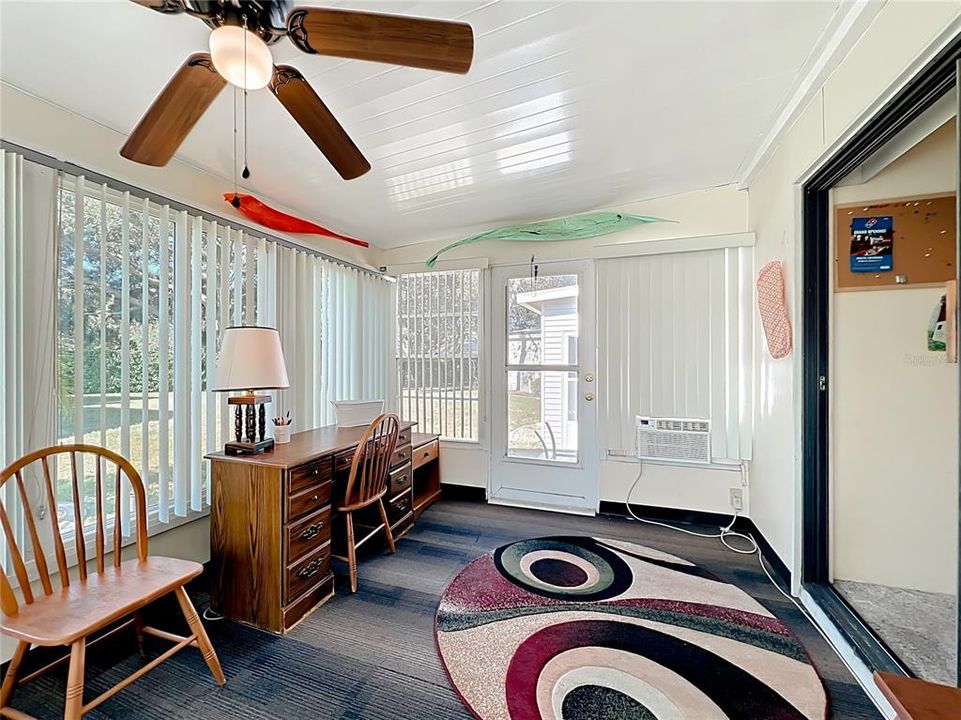 На продажу: $160,000 (2 спален, 2 ванн, 936 Квадратных фут)