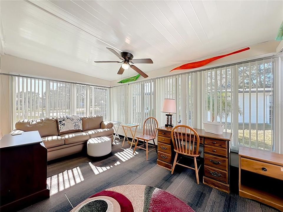 На продажу: $160,000 (2 спален, 2 ванн, 936 Квадратных фут)