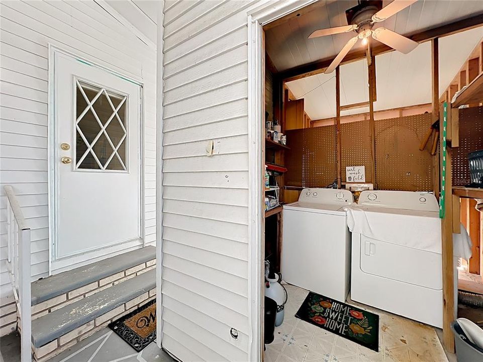 На продажу: $160,000 (2 спален, 2 ванн, 936 Квадратных фут)