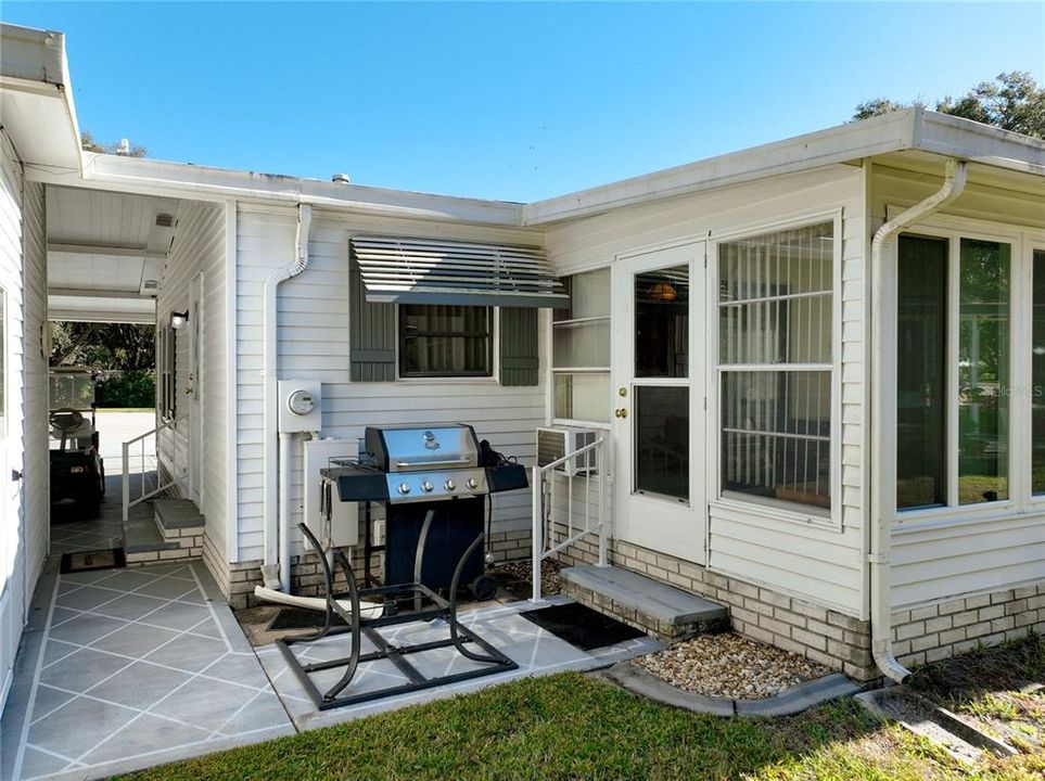 На продажу: $160,000 (2 спален, 2 ванн, 936 Квадратных фут)