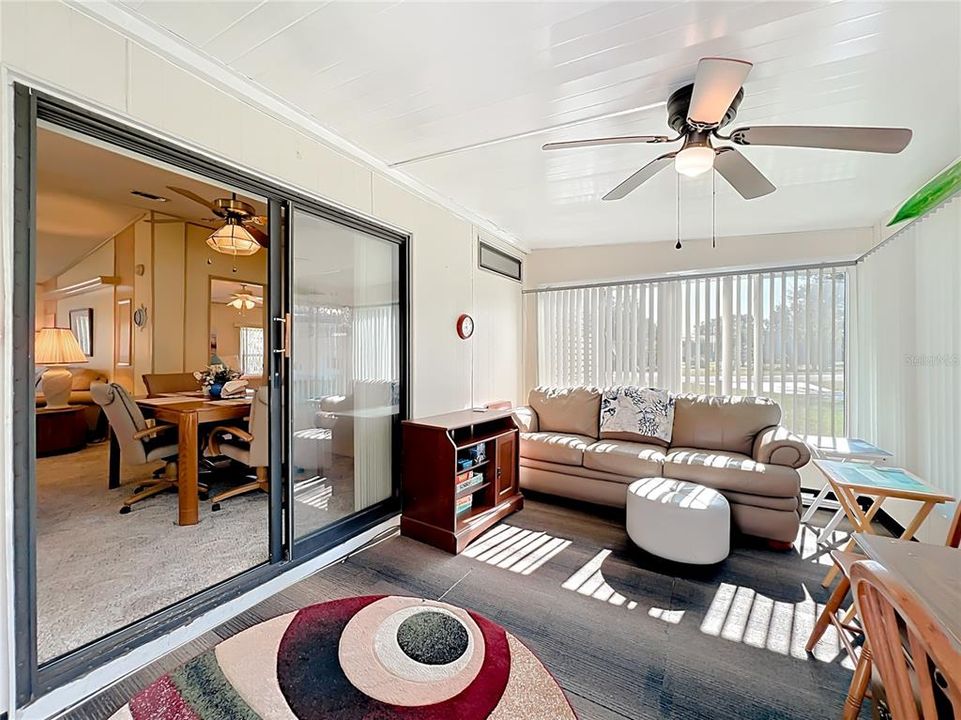 На продажу: $160,000 (2 спален, 2 ванн, 936 Квадратных фут)