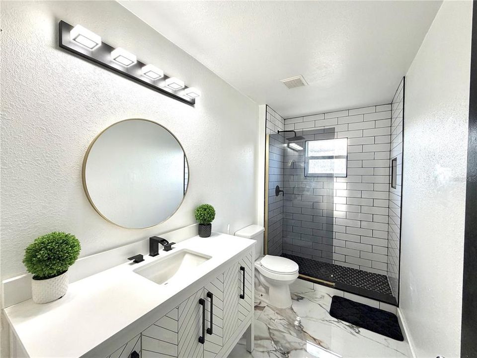 待售: $250,000 (4 贝兹, 2 浴室, 1736 平方英尺)