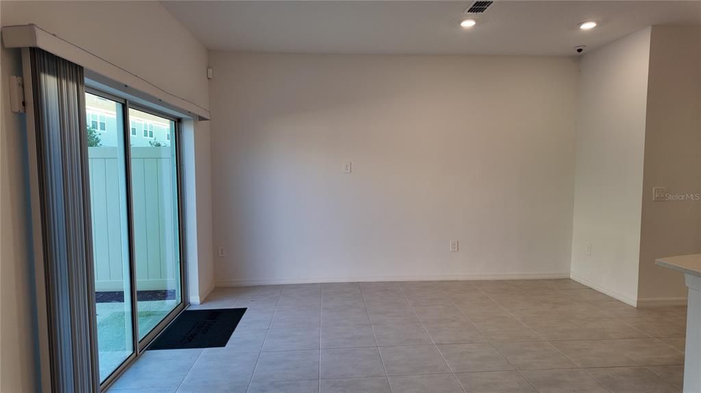 待售: $275,990 (3 贝兹, 2 浴室, 1407 平方英尺)