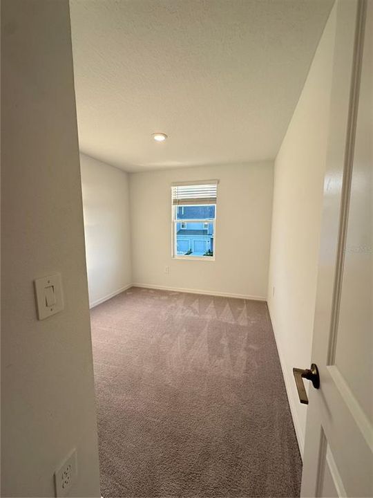 待售: $275,990 (3 贝兹, 2 浴室, 1407 平方英尺)