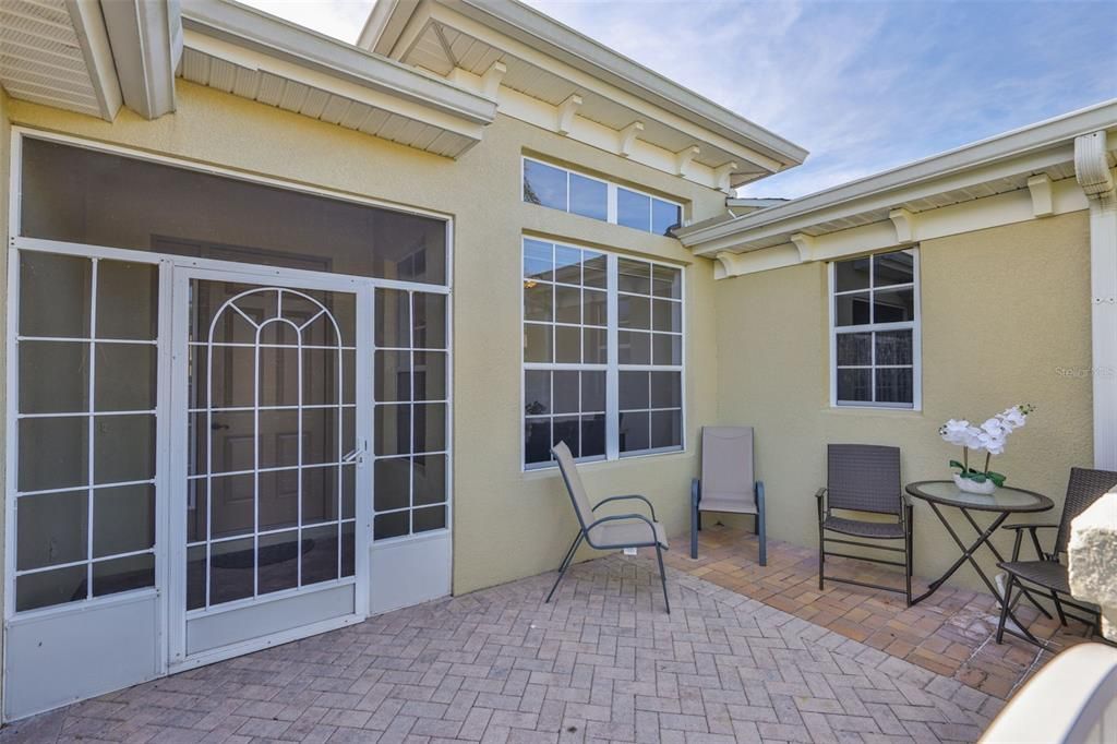 For Sale: $275,000 (3 beds, 2 baths, 1630 Square Feet)