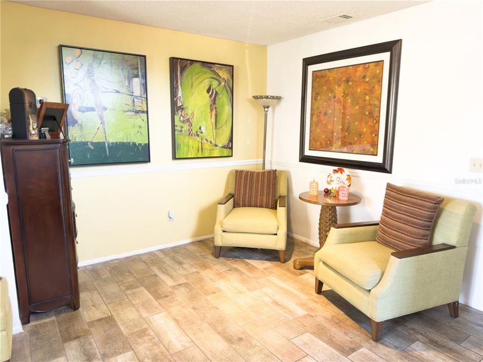 待售: $275,000 (3 贝兹, 2 浴室, 1329 平方英尺)