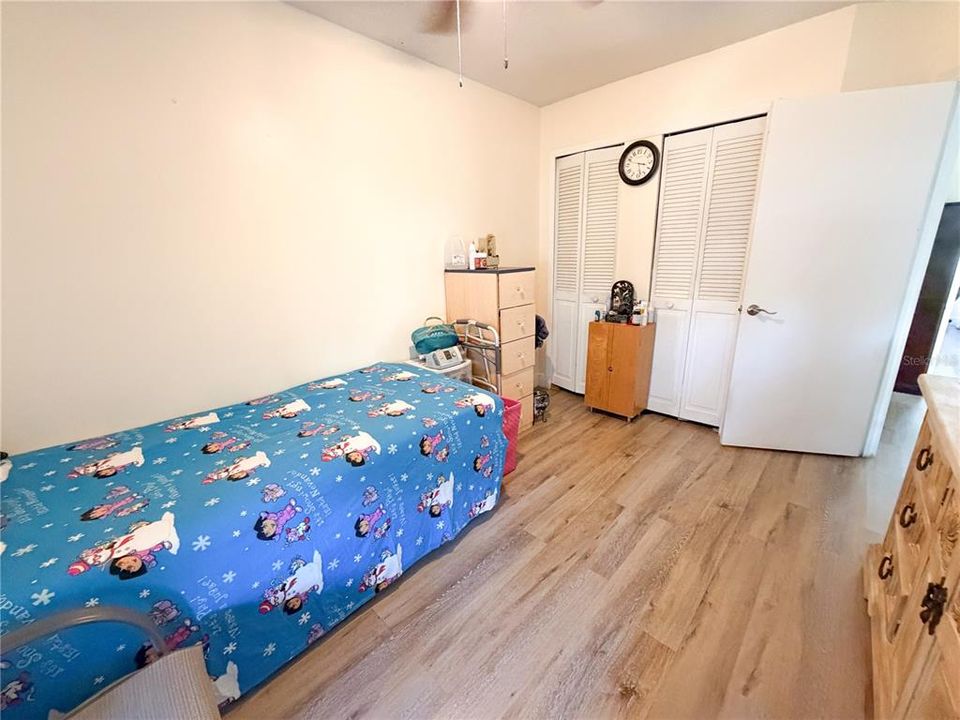 待售: $275,000 (3 贝兹, 2 浴室, 1329 平方英尺)