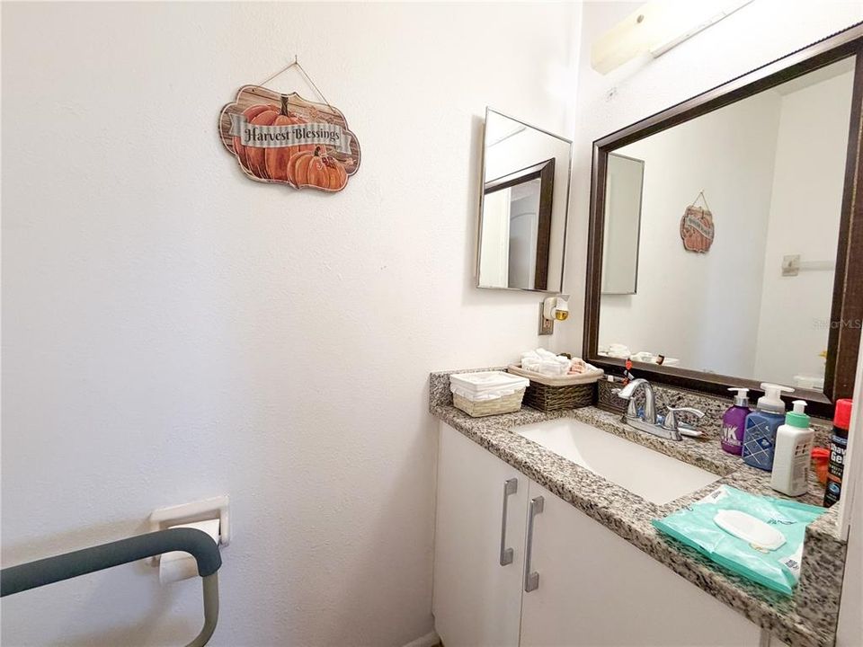 待售: $275,000 (3 贝兹, 2 浴室, 1329 平方英尺)