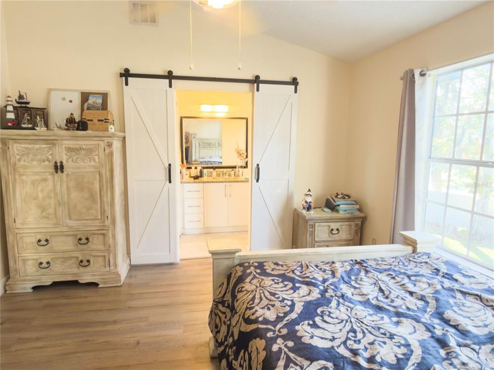 待售: $275,000 (3 贝兹, 2 浴室, 1329 平方英尺)