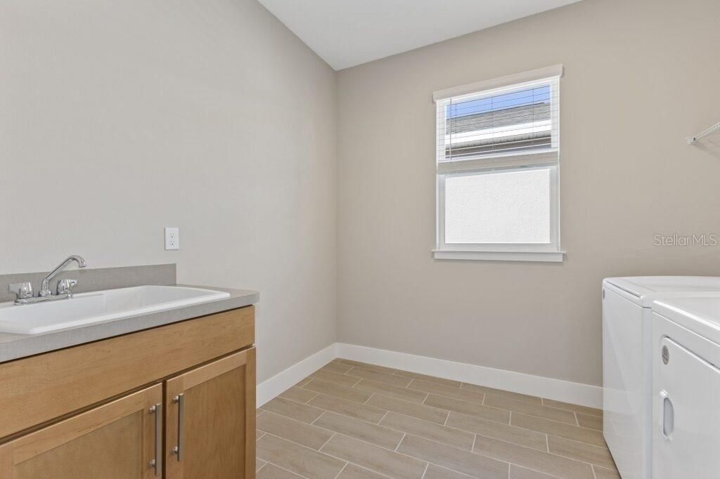 For Sale: $439,990 (2 beds, 2 baths, 2056 Square Feet)