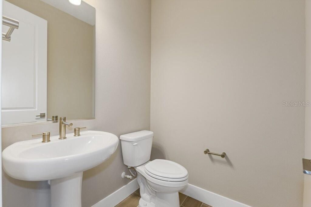 For Sale: $439,990 (2 beds, 2 baths, 2056 Square Feet)