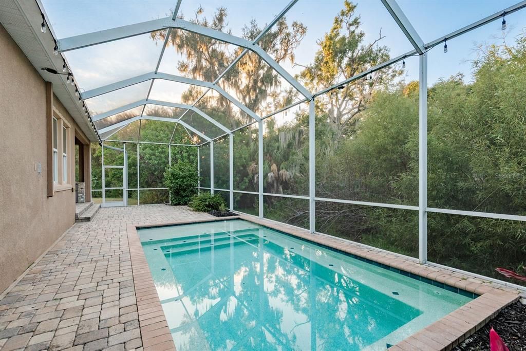 For Sale: $600,000 (4 beds, 3 baths, 2556 Square Feet)