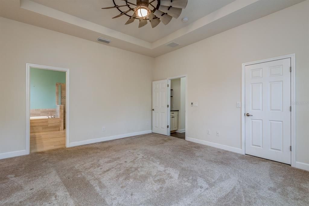 For Sale: $600,000 (4 beds, 3 baths, 2556 Square Feet)