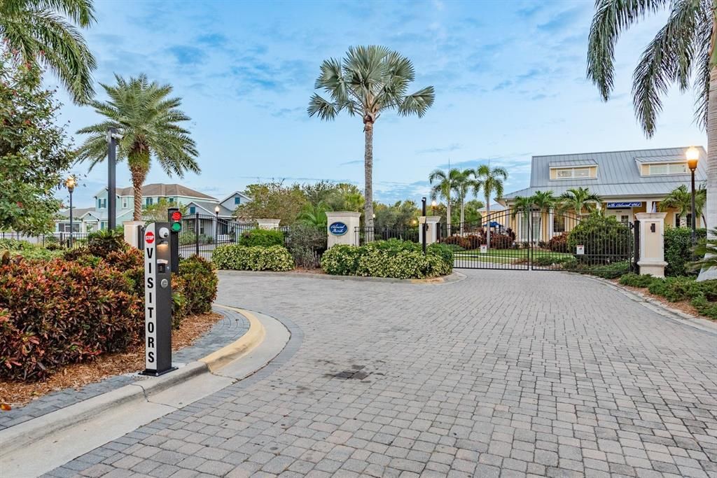 For Sale: $600,000 (4 beds, 3 baths, 2556 Square Feet)