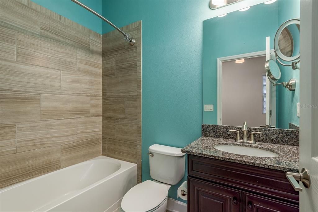 For Sale: $600,000 (4 beds, 3 baths, 2556 Square Feet)