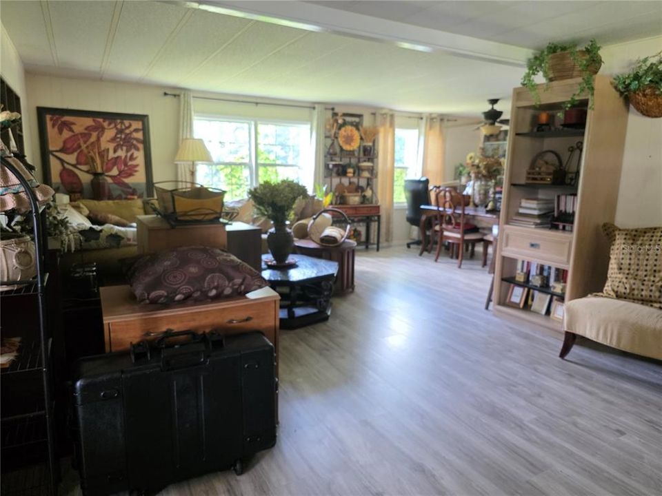 待售: $199,900 (3 贝兹, 2 浴室, 1342 平方英尺)