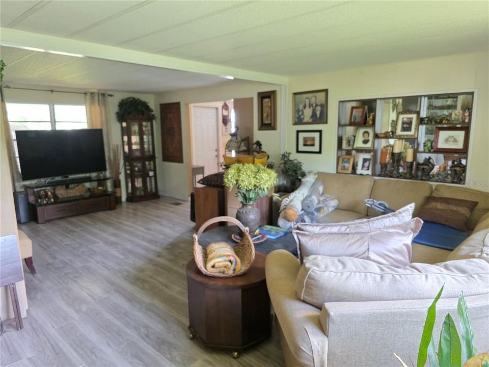 待售: $199,900 (3 贝兹, 2 浴室, 1342 平方英尺)