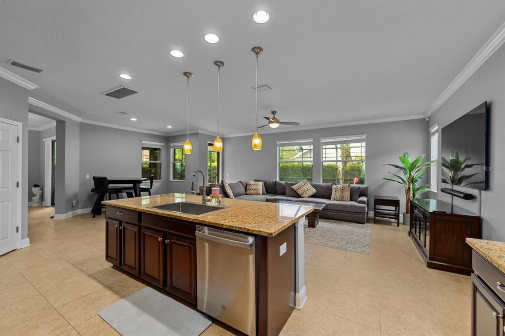 待售: $739,990 (4 贝兹, 3 浴室, 3295 平方英尺)