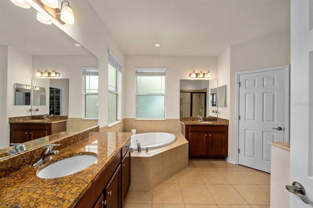 待售: $739,990 (4 贝兹, 3 浴室, 3295 平方英尺)