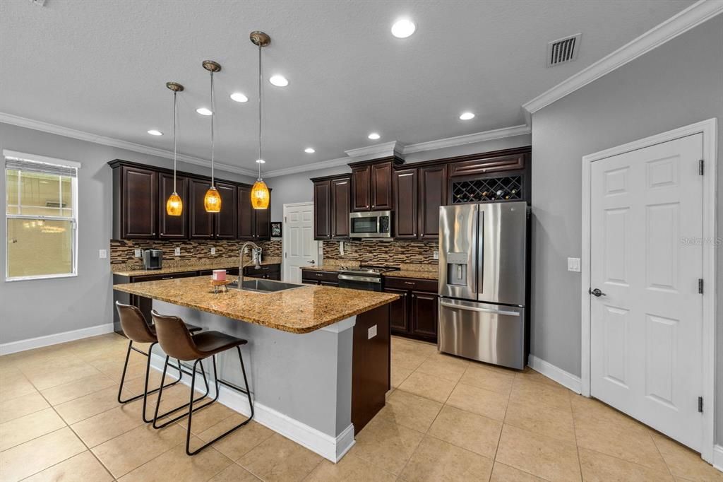 待售: $739,990 (4 贝兹, 3 浴室, 3295 平方英尺)