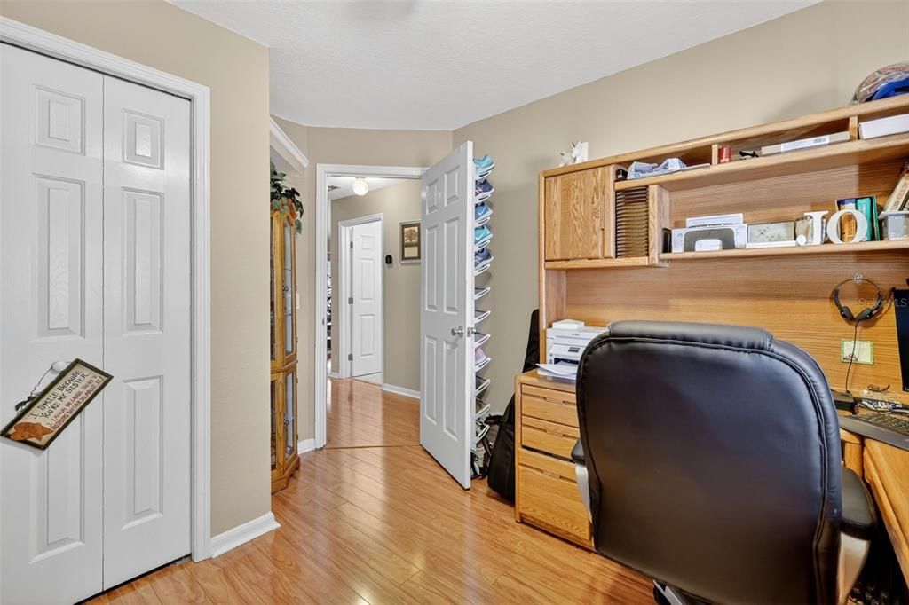 Active With Contract: $375,000 (3 beds, 2 baths, 1394 Square Feet)