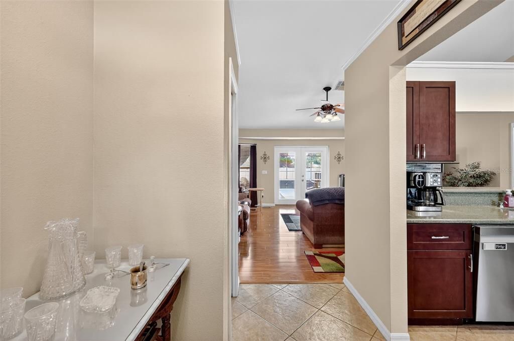 Active With Contract: $375,000 (3 beds, 2 baths, 1394 Square Feet)