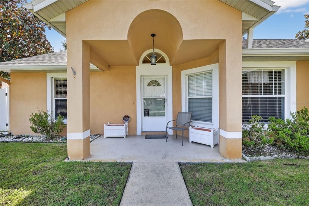 Active With Contract: $375,000 (3 beds, 2 baths, 1394 Square Feet)