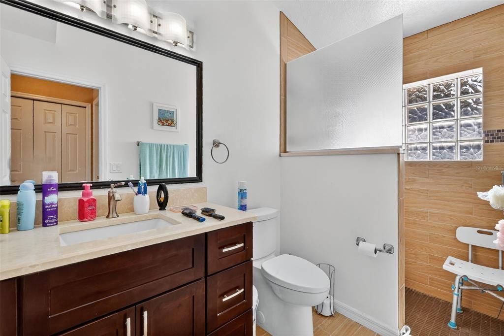 Active With Contract: $375,000 (3 beds, 2 baths, 1394 Square Feet)