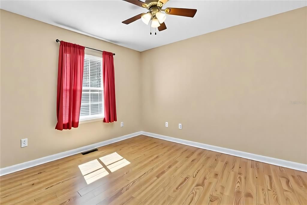 Active With Contract: $375,000 (3 beds, 2 baths, 1394 Square Feet)