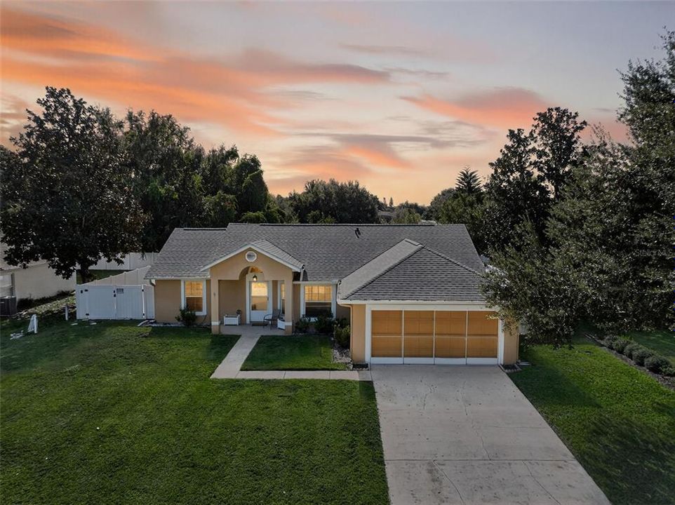 Active With Contract: $375,000 (3 beds, 2 baths, 1394 Square Feet)